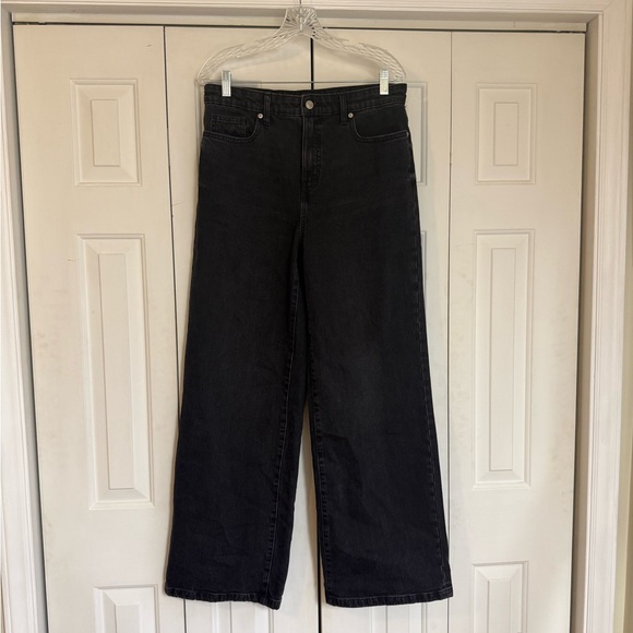 Free Assembly Women's High Rise Full Length Wide Leg Jeans, 30" Inseam Size 6 - Picture 2 of 4